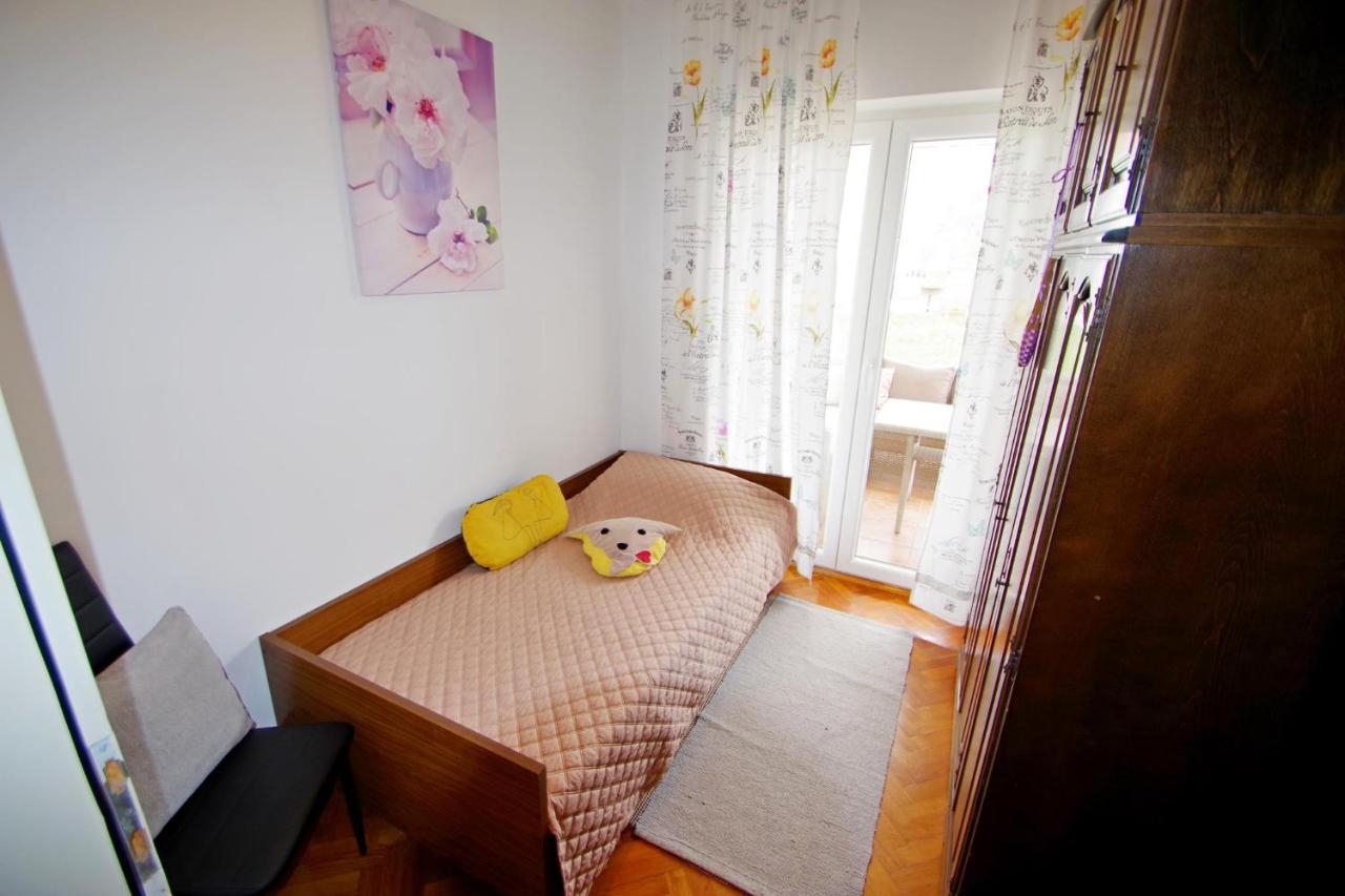 Apartment Suzi Valdebek Pola Esterno foto
